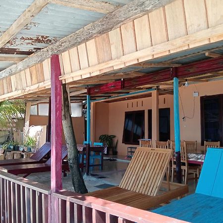 Mamalis Homestay Манадо Екстер'єр фото