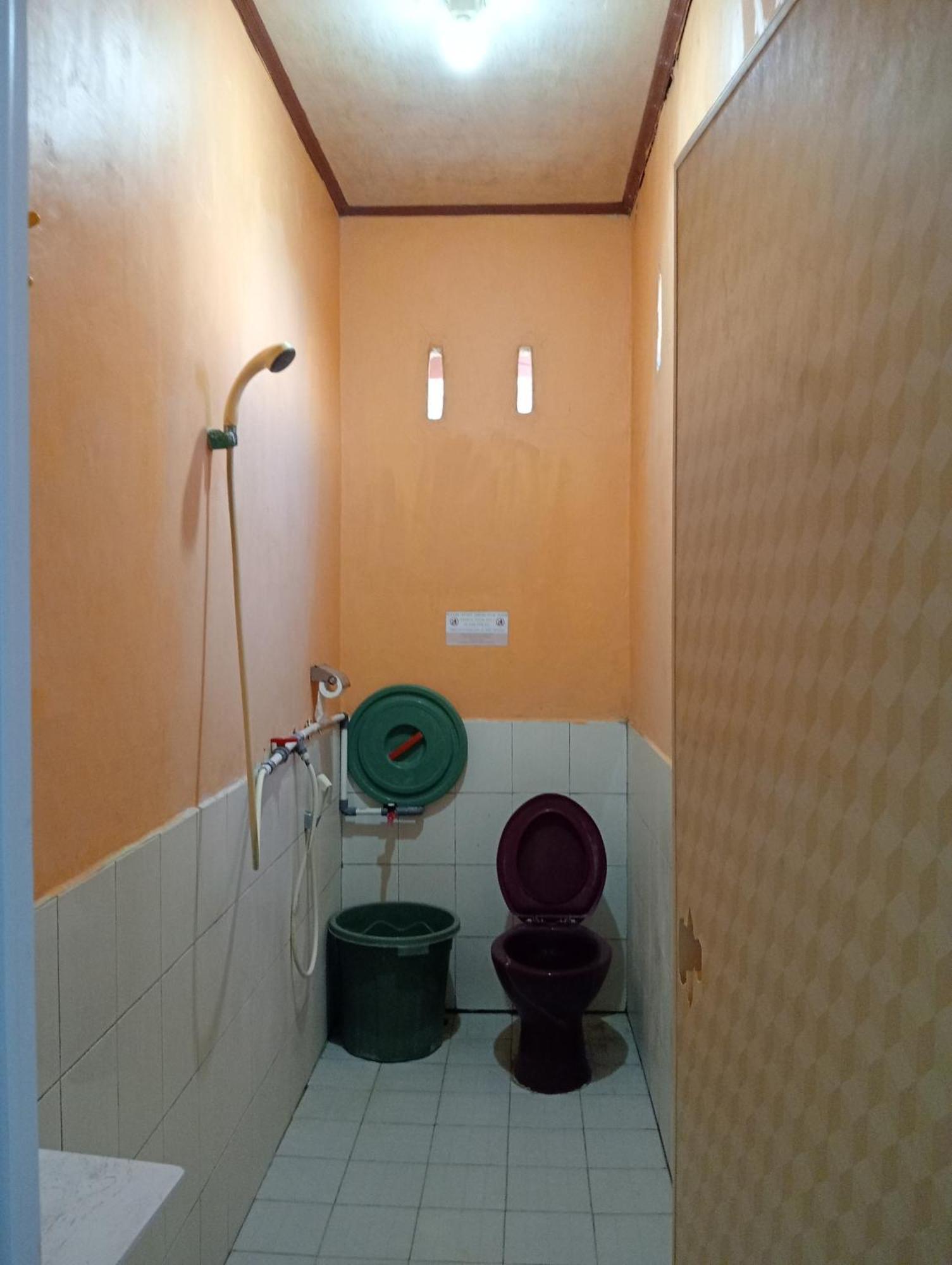 Mamalis Homestay Манадо Екстер'єр фото