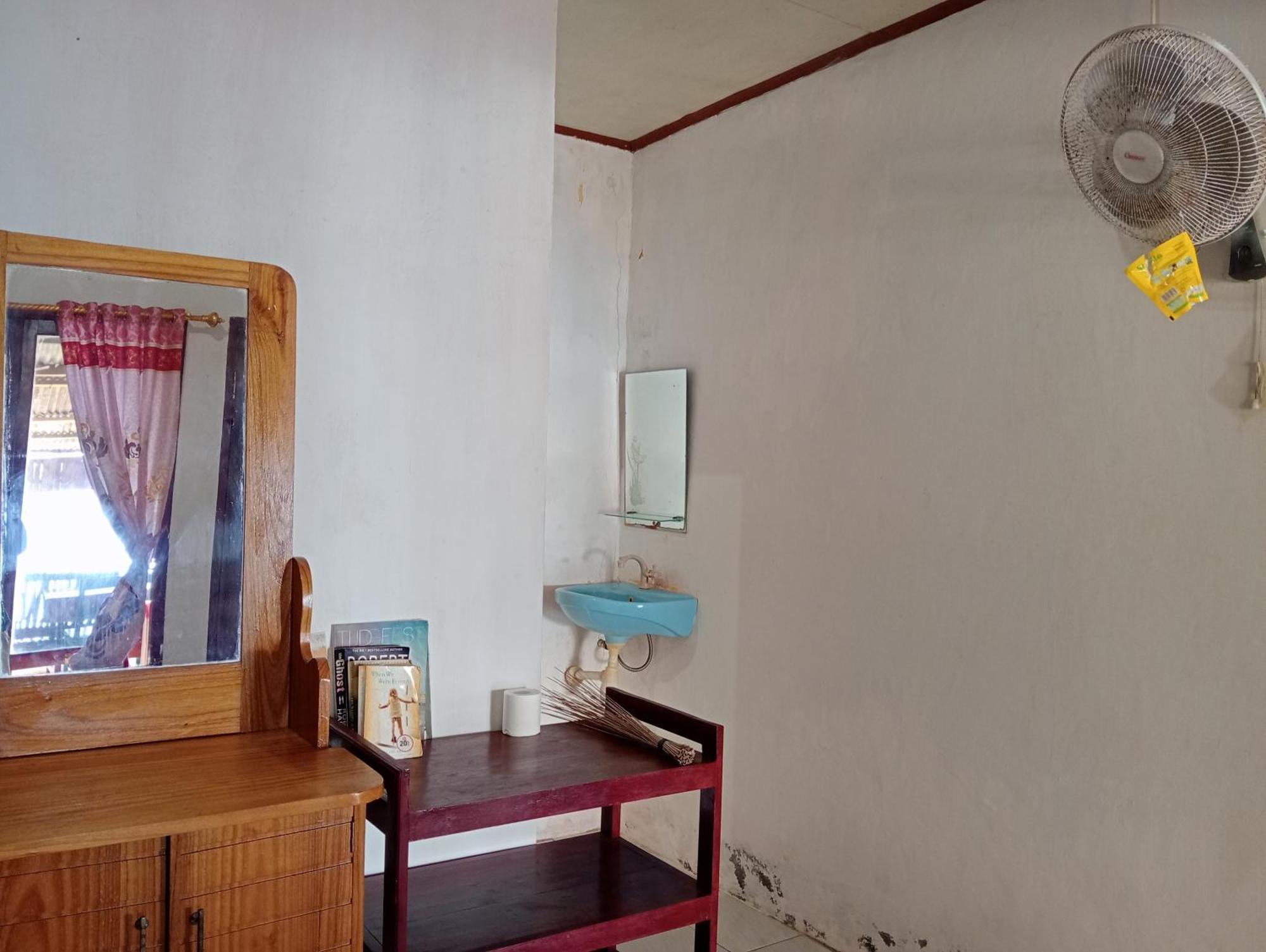 Mamalis Homestay Манадо Екстер'єр фото
