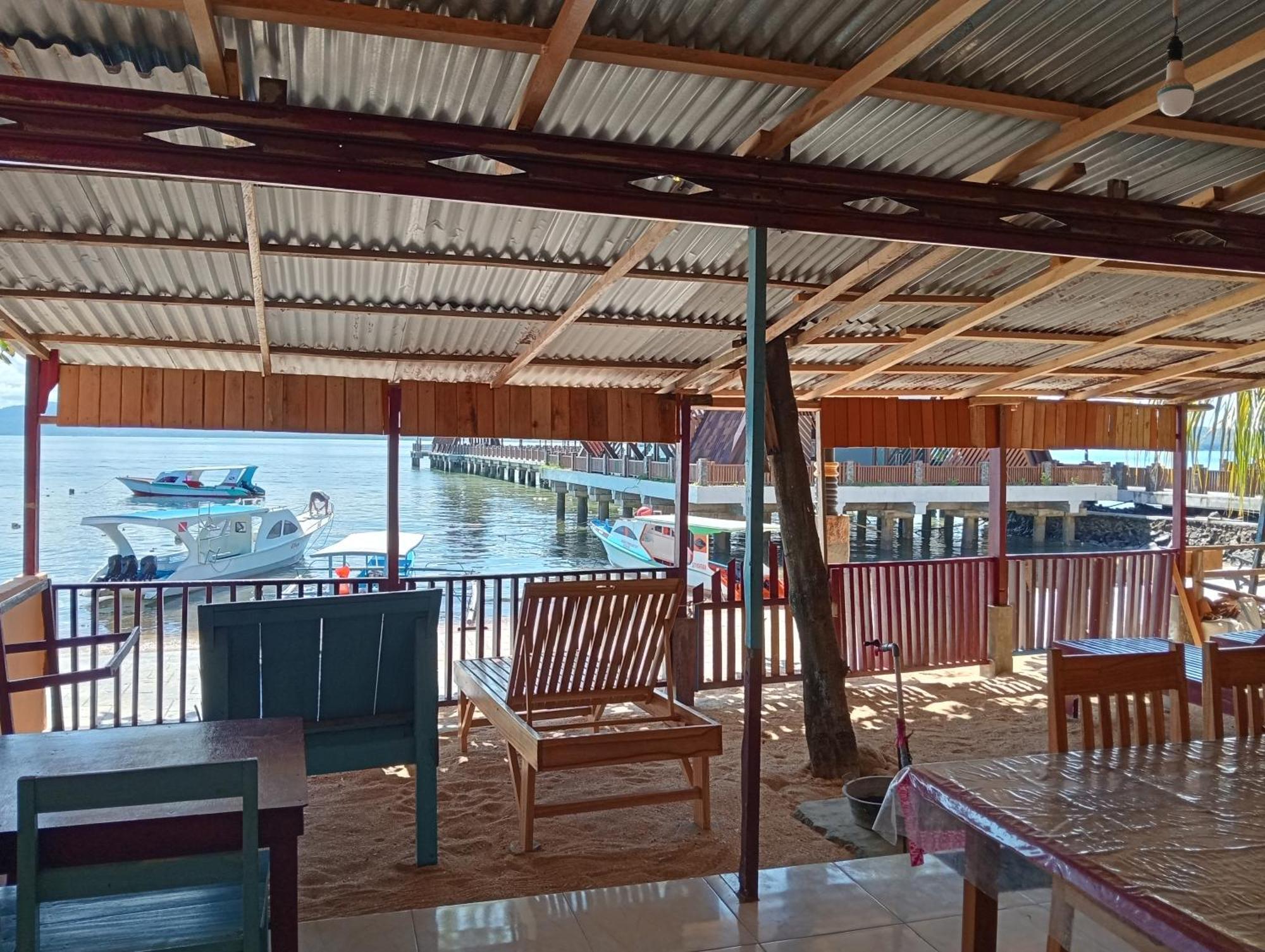 Mamalis Homestay Манадо Екстер'єр фото